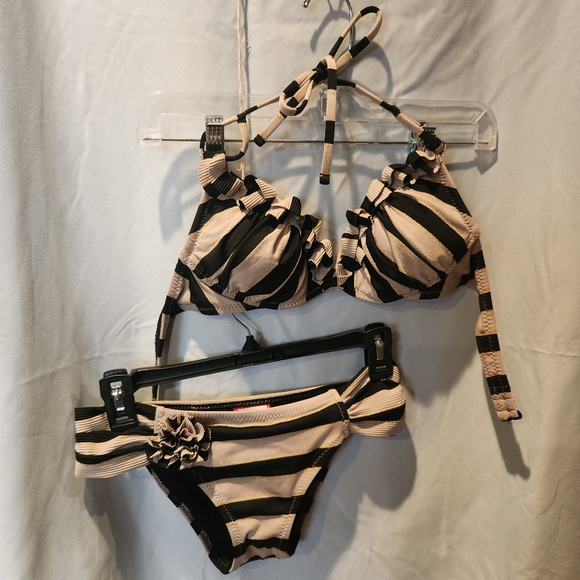 Betsy Johnson matching bikini - Picture 3 of 10